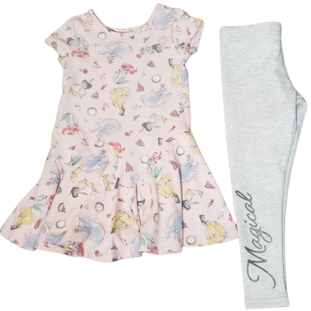 Disney princess/ Disney Frozen II. Size 5 year old. Bundle
